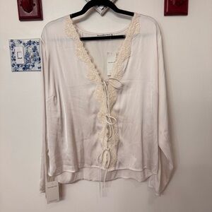 Abercrombie lace and tie front top